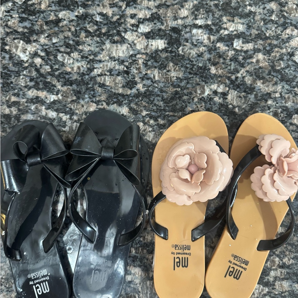 Mel by Melissa Campana Black and Pink Kids Sandals